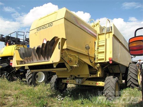 New Holland TX66 联合收割机