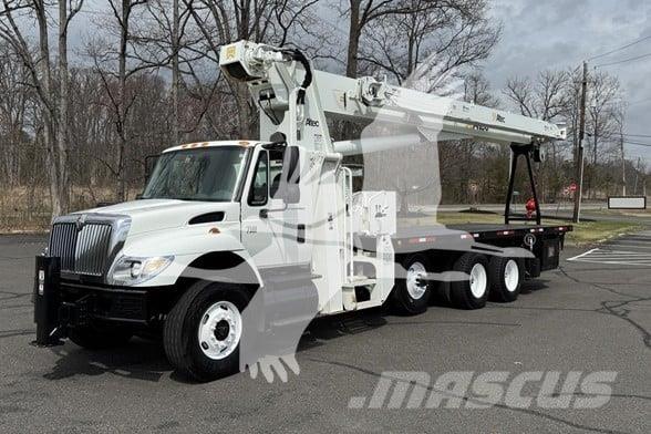 Altec AC26-103B 起重车