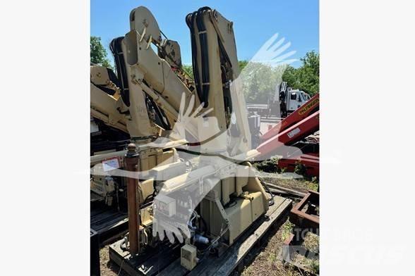 Hiab 8108-2 木材起重机