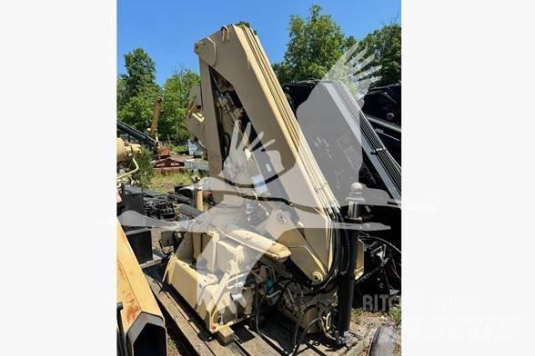 Hiab 8108-2 木材起重机