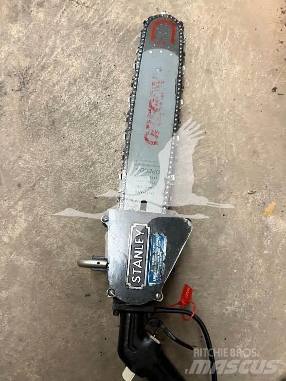 Stanley CS04 电锯