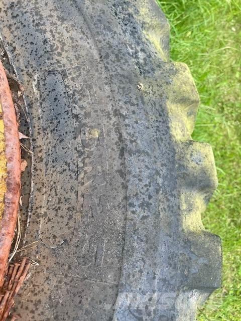  4ST LASTMASKINSDÄCK 轮胎、车轮、轮圈