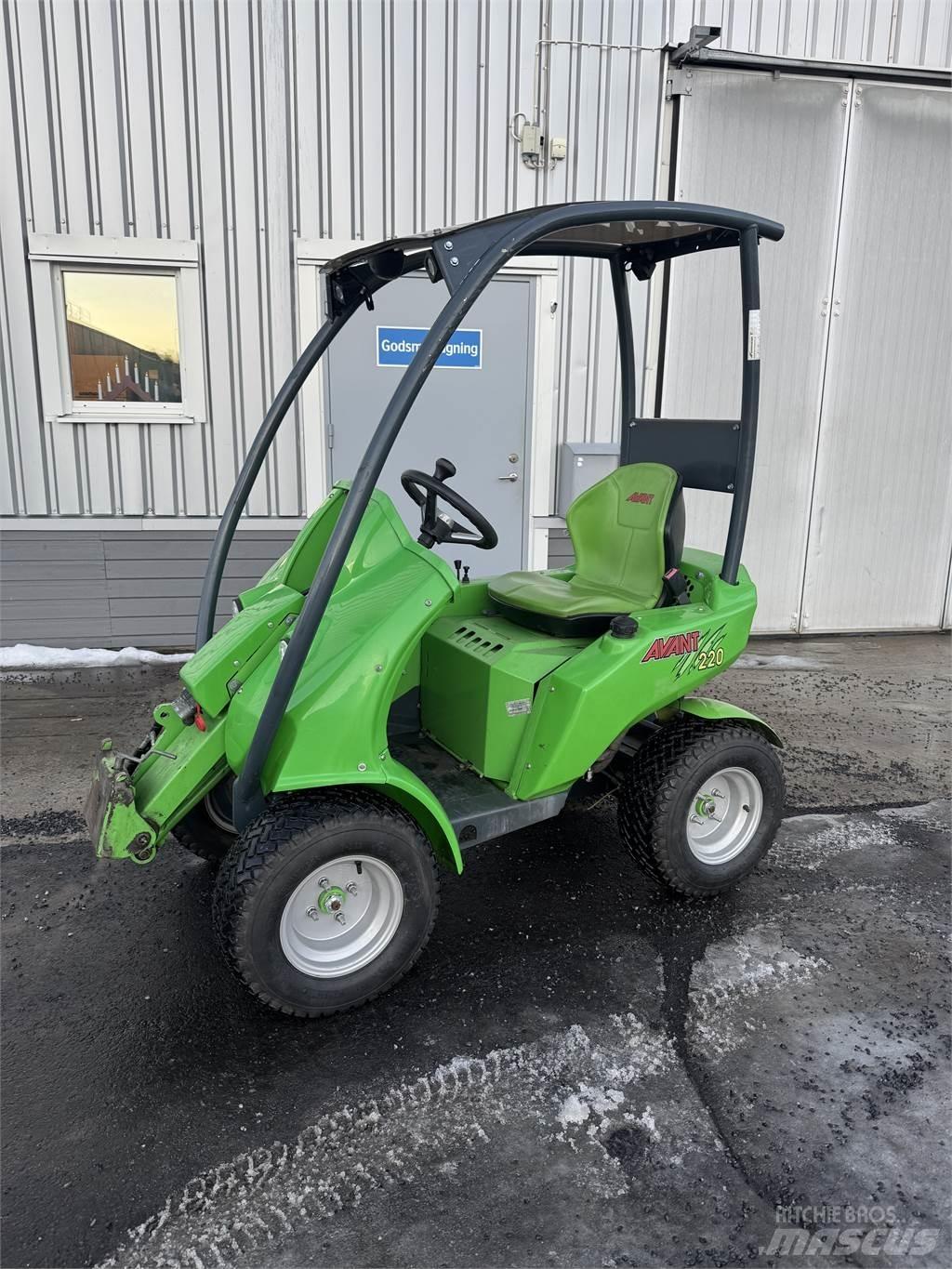 Avant 220 滑移装载机