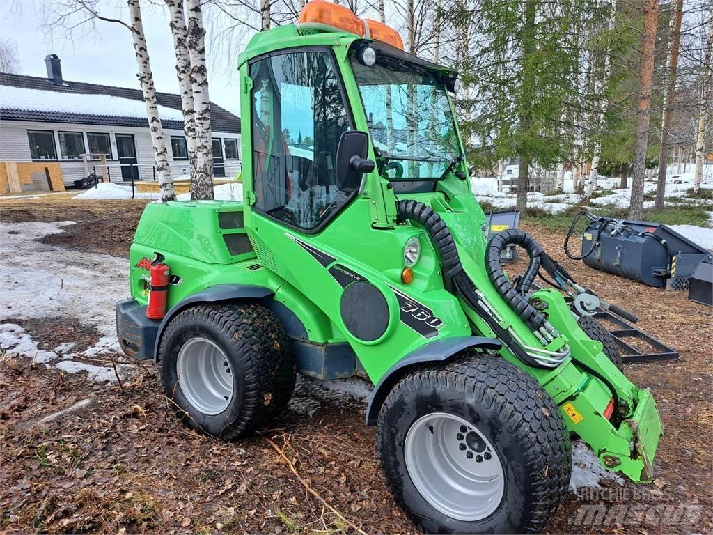 Avant 760i 滑移装载机