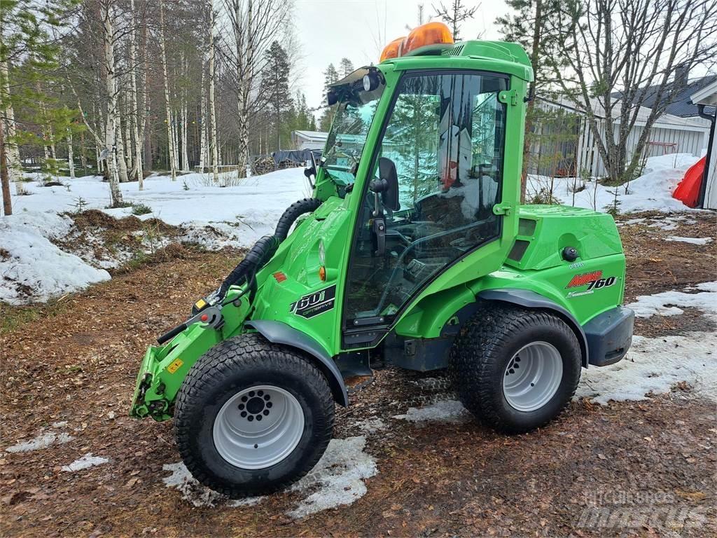 Avant 760i 滑移装载机