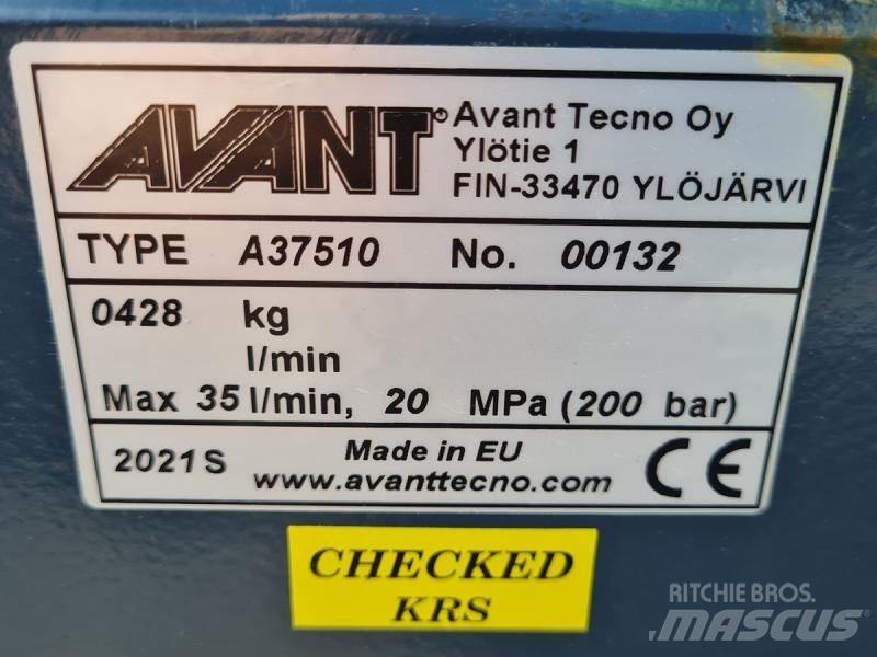 Avant Grävaggregat 260 滑移装载机