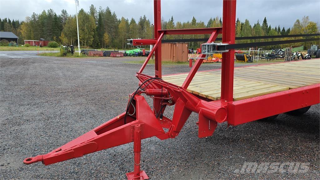  Baltransport 6,35x2,22m 箱式拖车