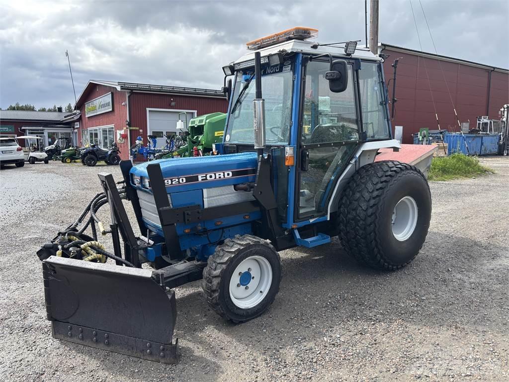 Ford 1920 4WD 拖拉机/农用车