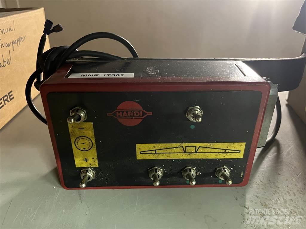 Hardi TLY 1000 牵引式喷雾机