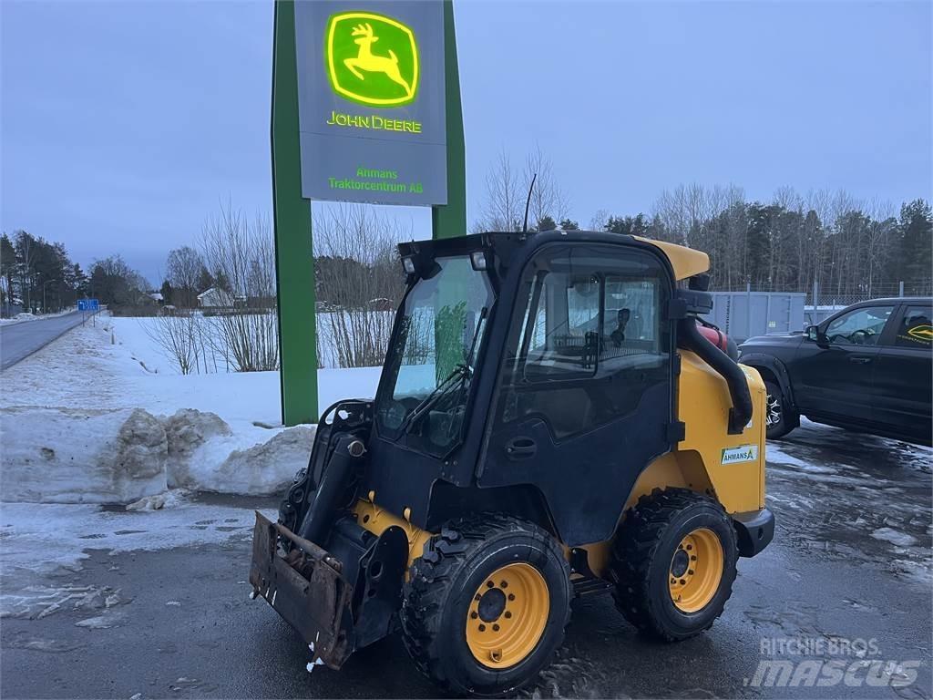 JCB 330 SKID STEER 沙滩车