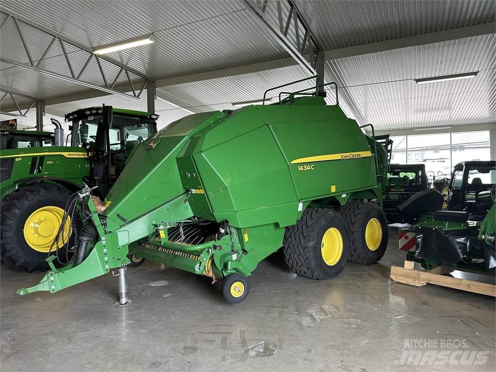 John Deere 1434 圆捆打捆机