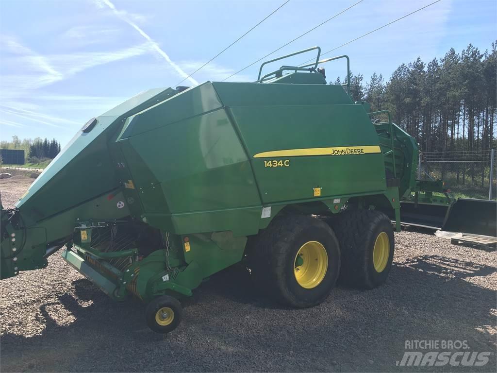 John Deere 1434 圆捆打捆机