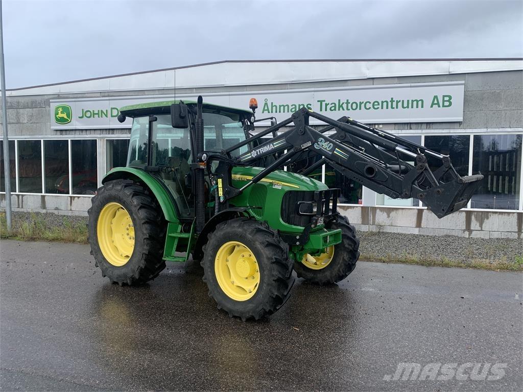 John Deere 5820 拖拉机/农用车
