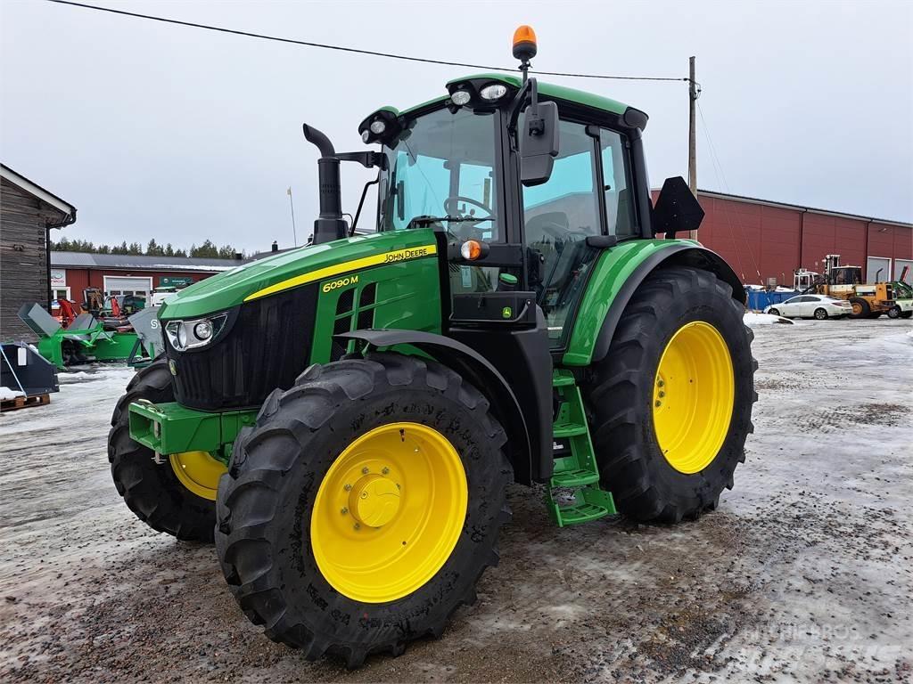John Deere 6090M 拖拉机/农用车