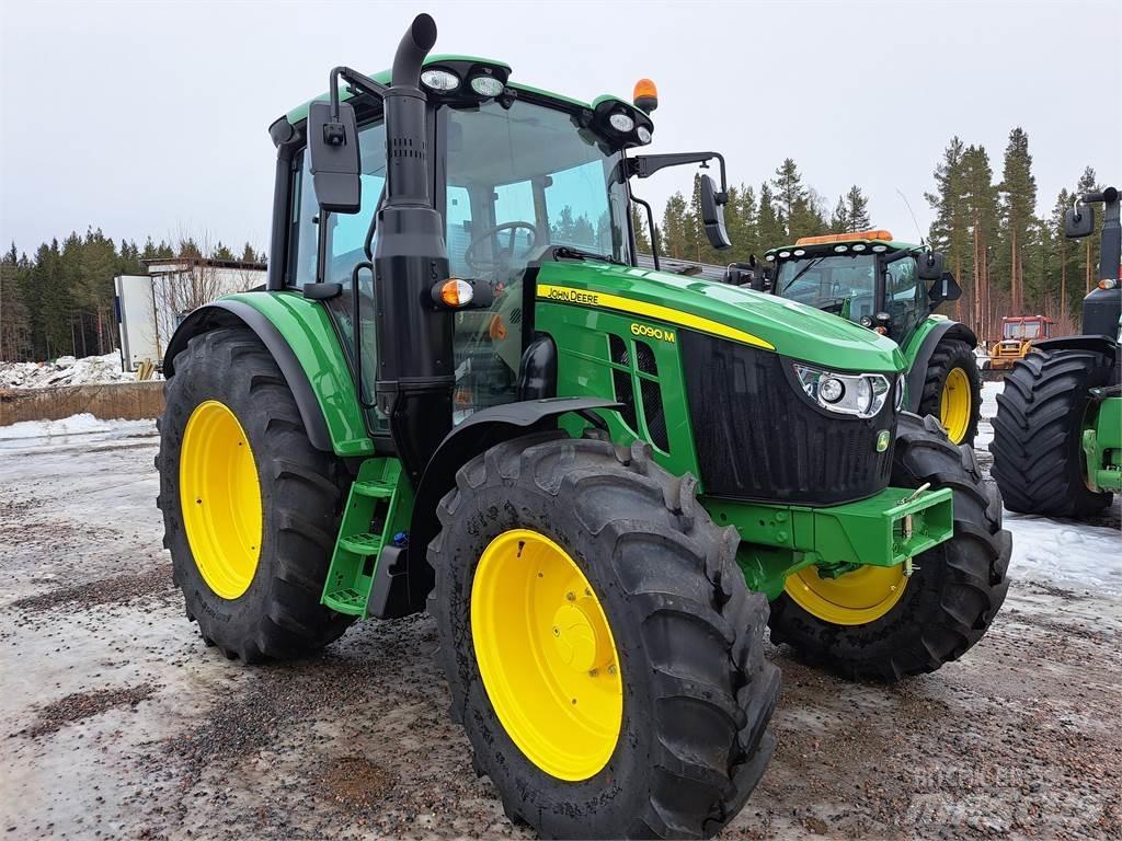 John Deere 6090M 拖拉机/农用车