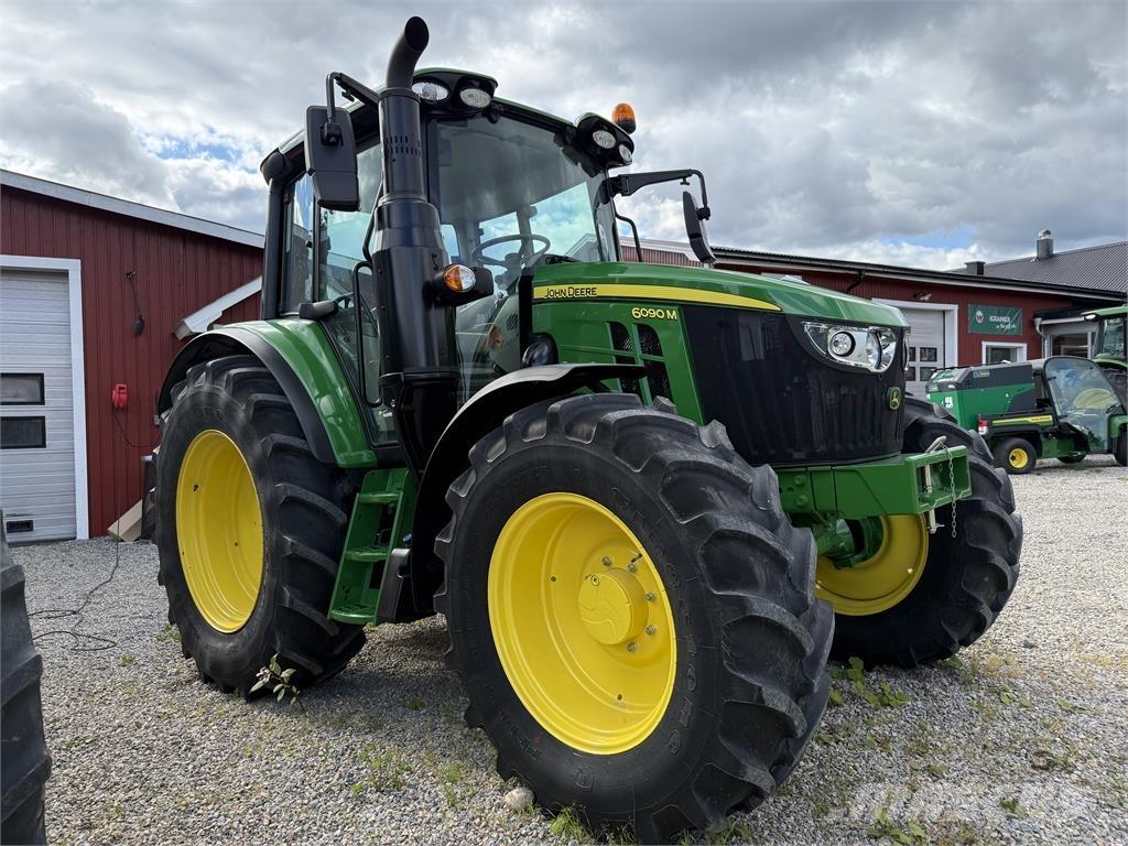 John Deere 6090M 拖拉机/农用车