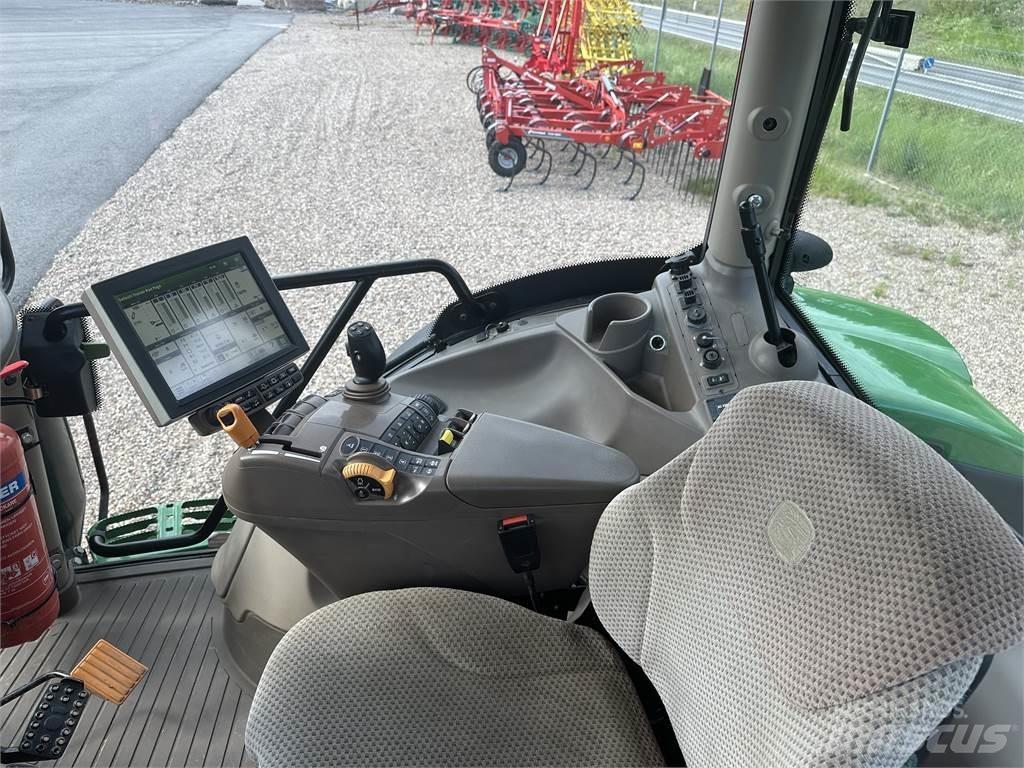 John Deere 6215R 拖拉机/农用车