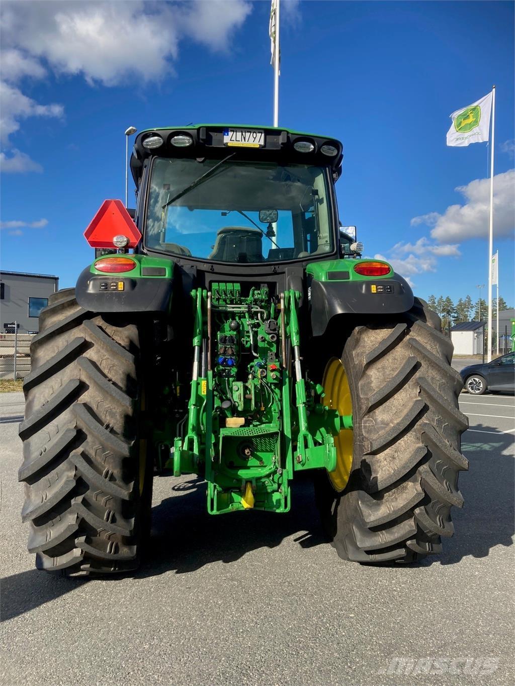 John Deere 6215R 拖拉机/农用车