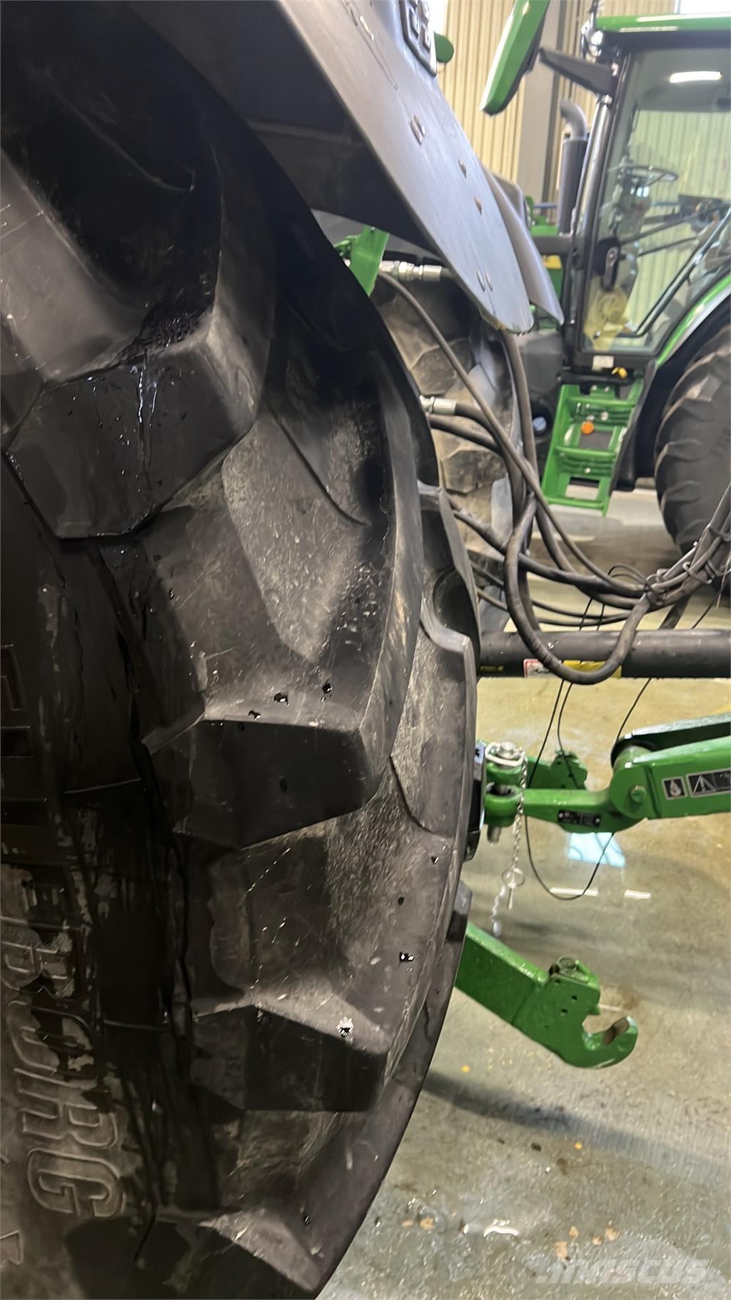 John Deere 6215R 拖拉机/农用车