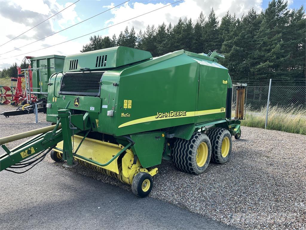 John Deere 678 圆捆打捆机