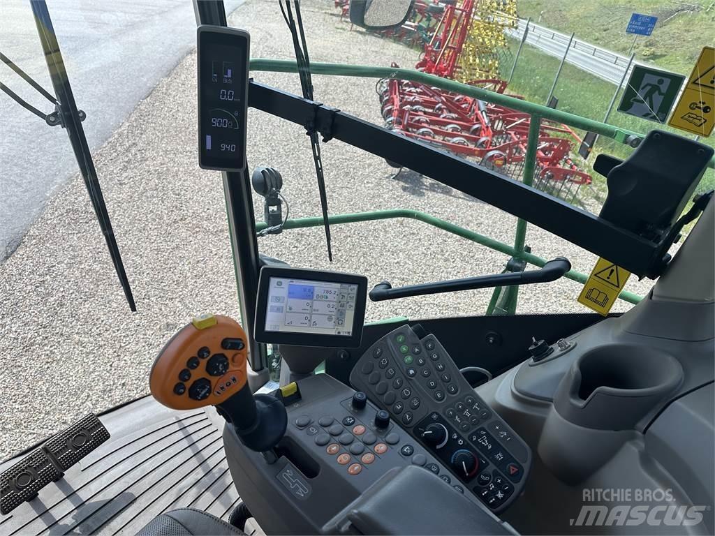 John Deere 8600 自走式青贮饲料收割机