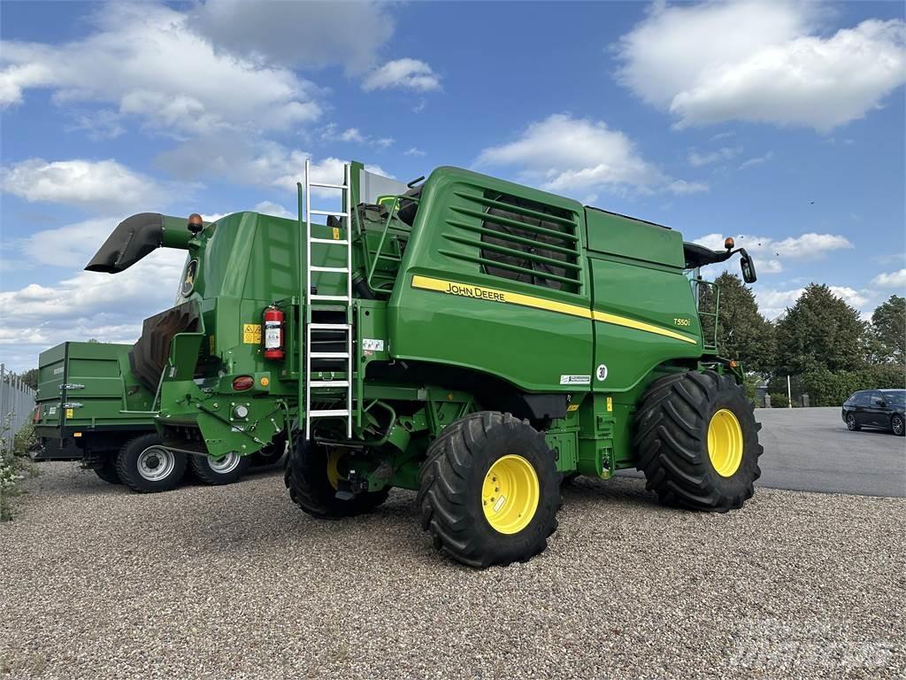 John Deere T550 联合收割机