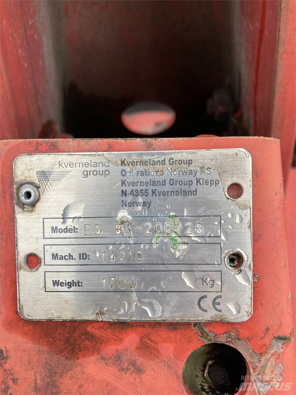 Kverneland ES85-200-5 双向犁
