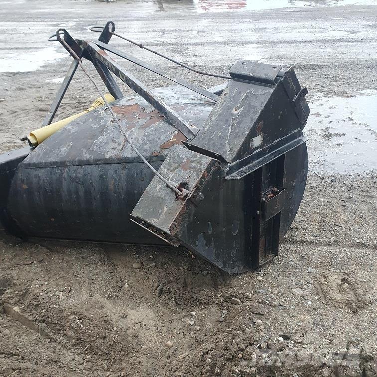  V-SLUNGA 2M 其他清扫车和扫雪车