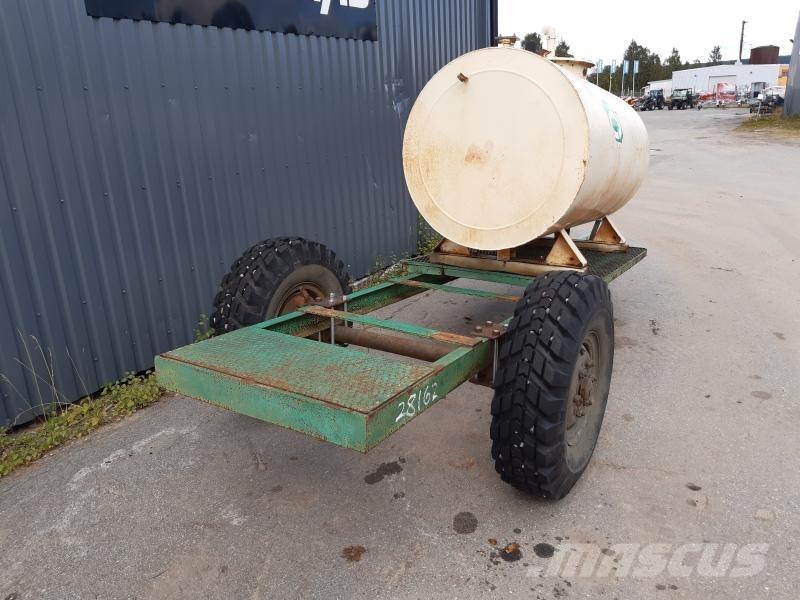  VAGN 1-AXLAD MED TANK 箱式拖车
