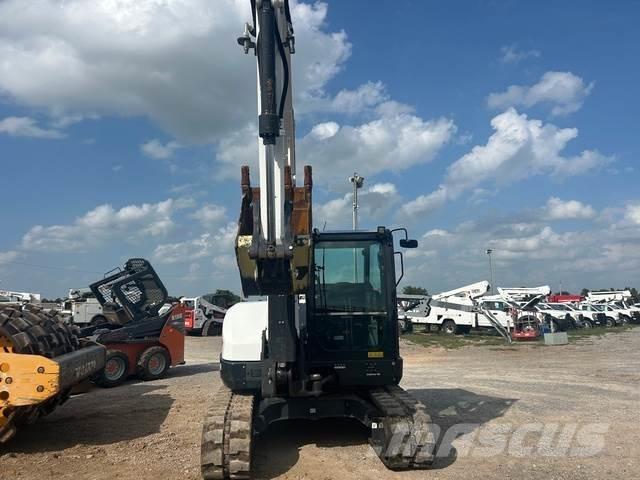 Bobcat E88 中型挖掘机