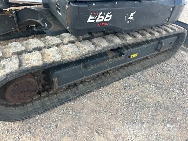 Bobcat E88 中型挖掘机