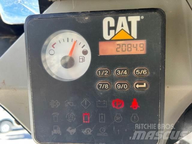 CAT 239D 滑移装载机