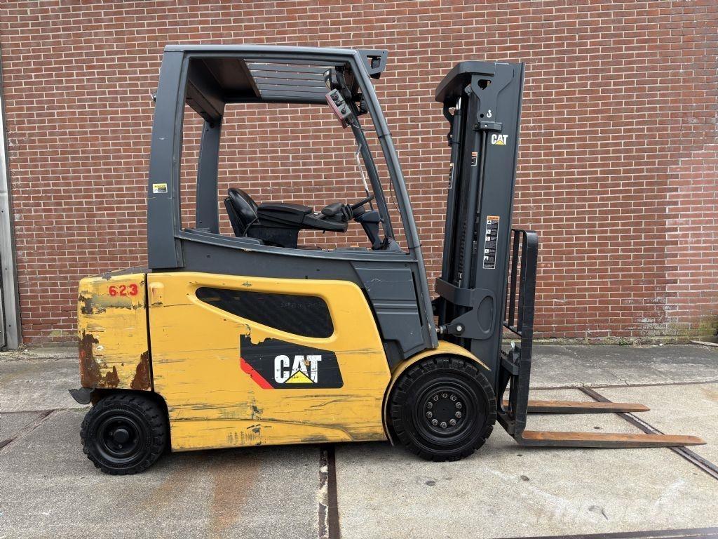 CAT 2EP5000 电动叉车