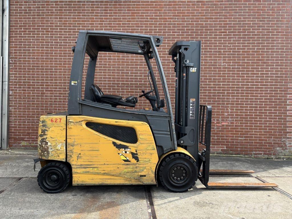 CAT 2EP5000 电动叉车