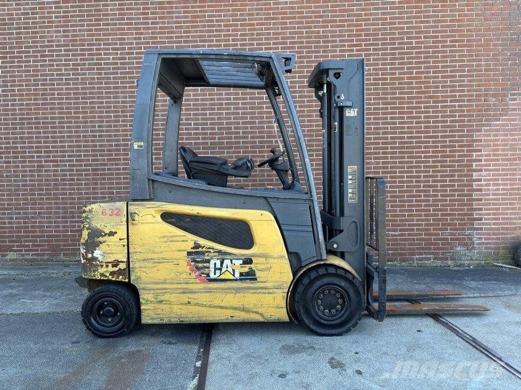 CAT 2EP5000 电动叉车