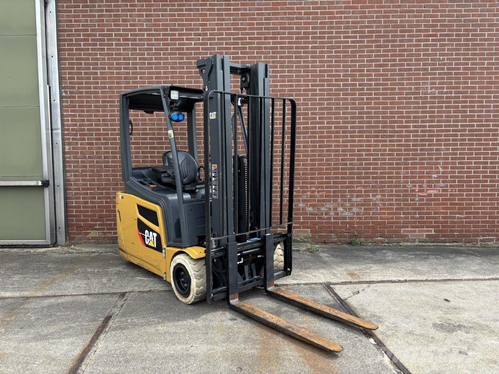 CAT 2ET4000 电动叉车