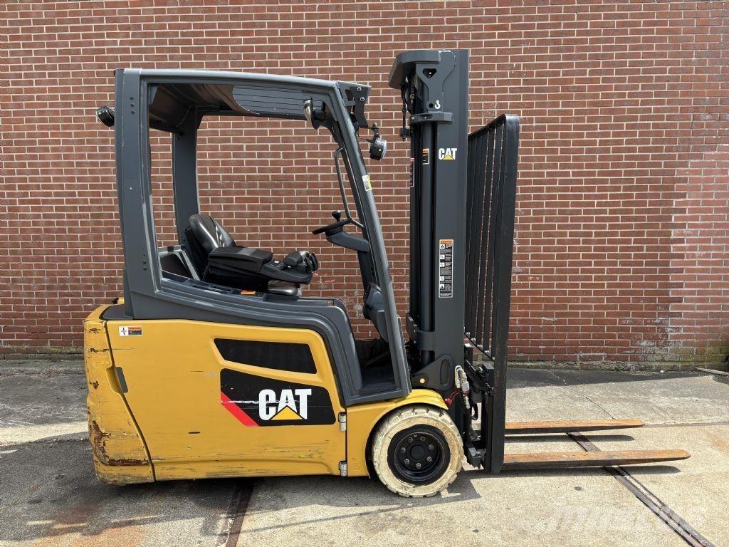 CAT 2ET4000 电动叉车