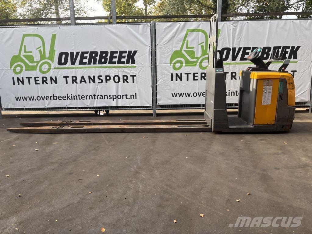 Jungheinrich ECE230 行走式堆垛机