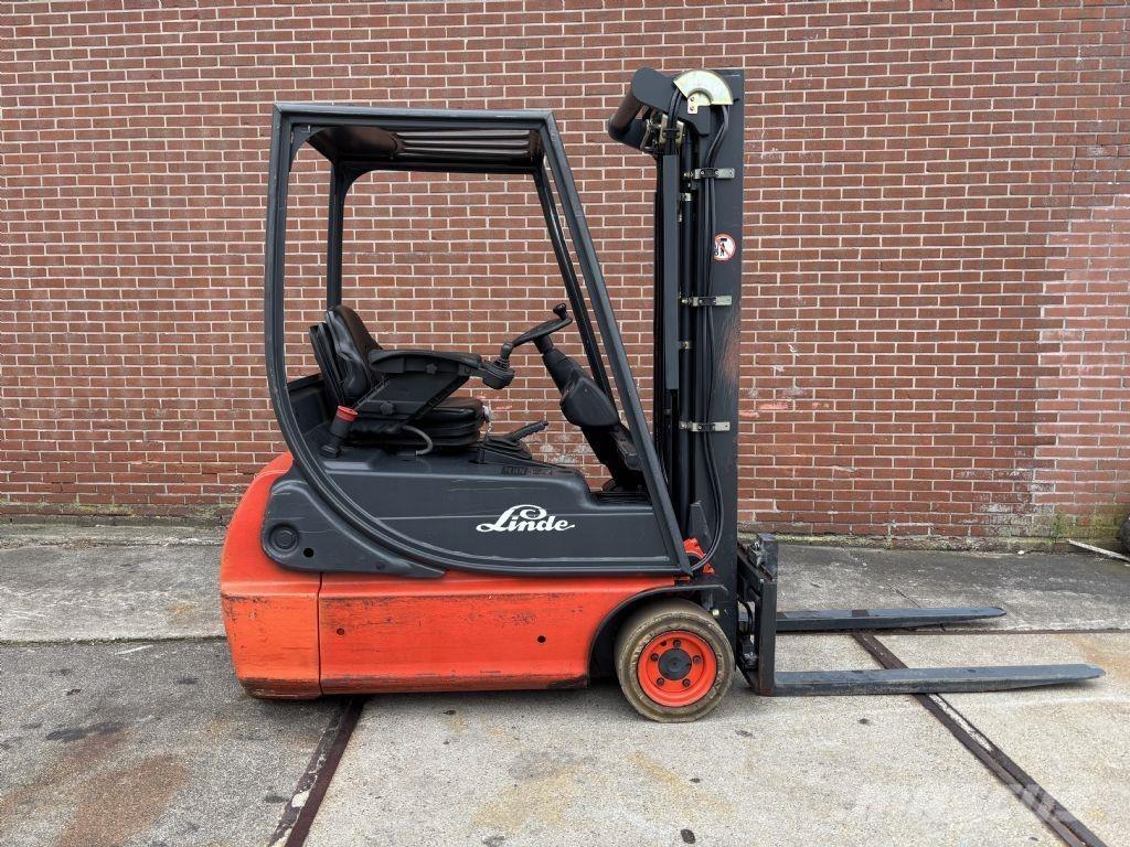 Linde E16C-02 电动叉车