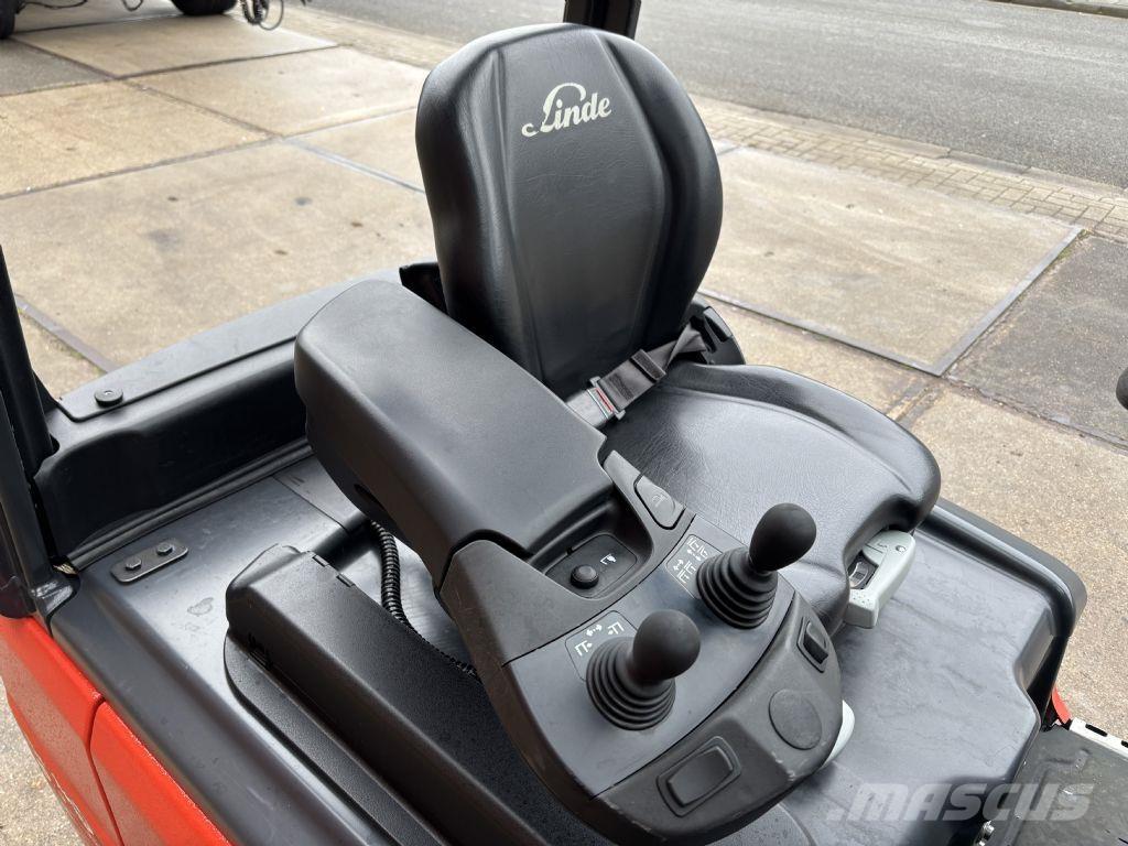 Linde E16L-02 电动叉车