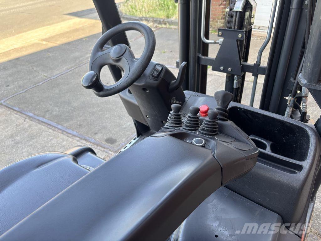 Linde E18C-02 电动叉车