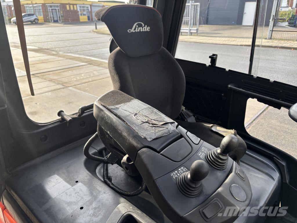 Linde E25-01 电动叉车