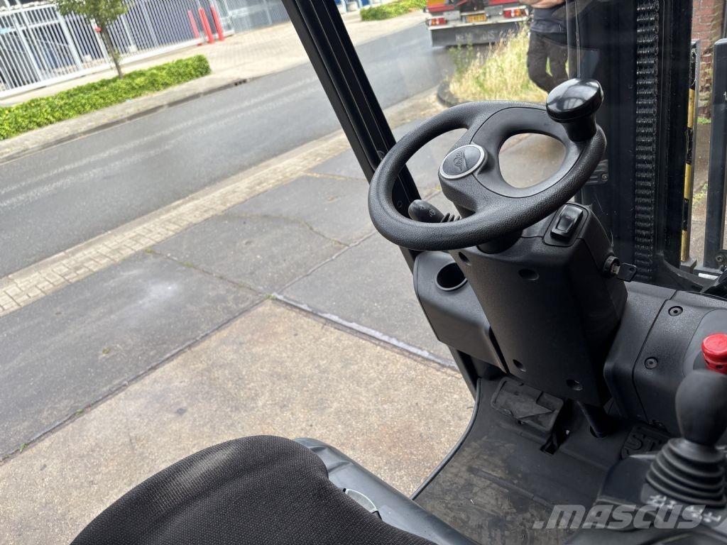 Linde E25HL-01/600 电动叉车