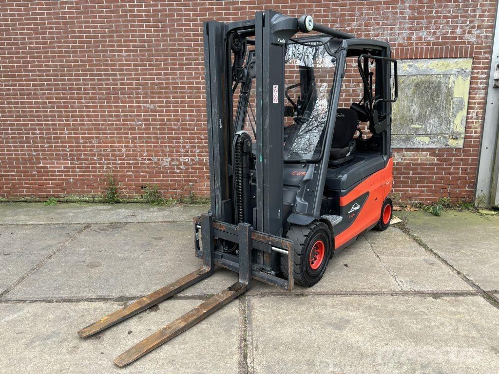 Linde E25L-01 电动叉车