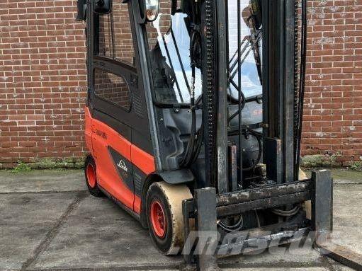 Linde E25L-01 电动叉车