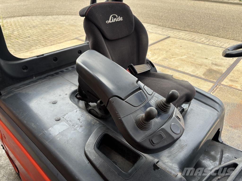 Linde E25L-01 电动叉车