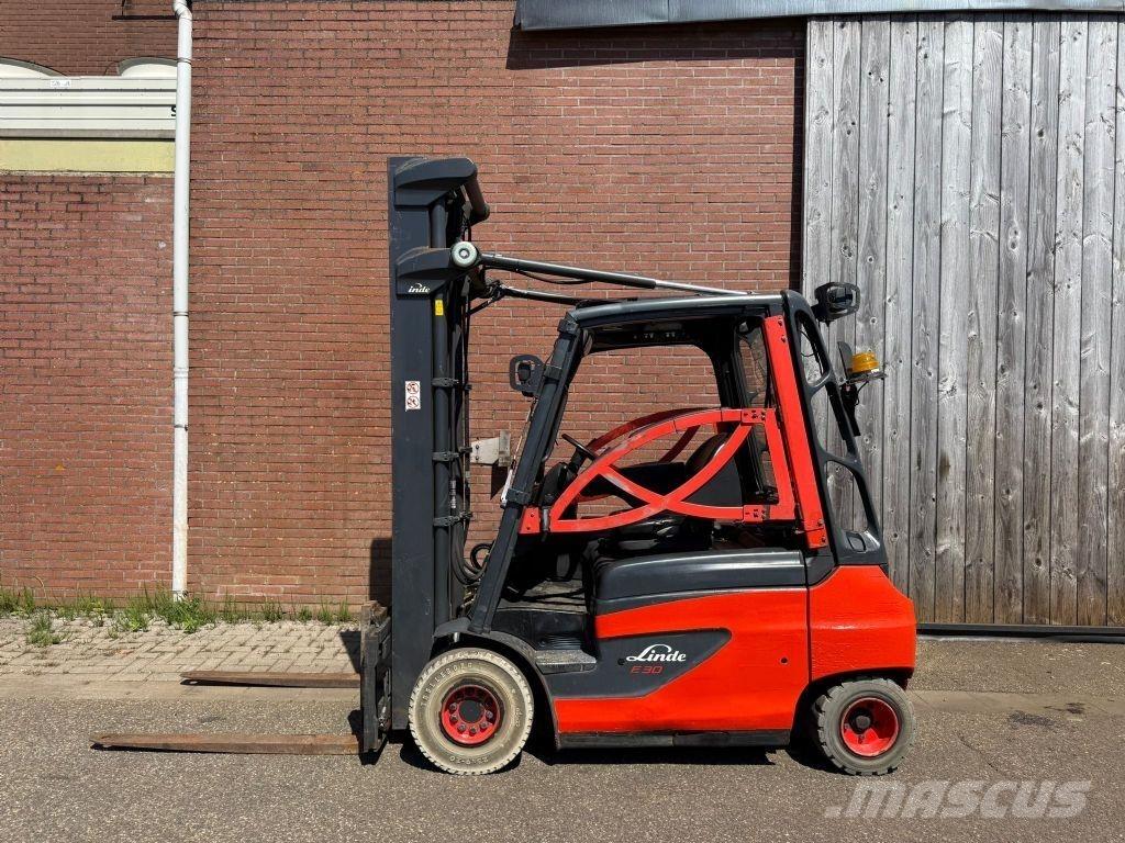 Linde E30-01 电动叉车