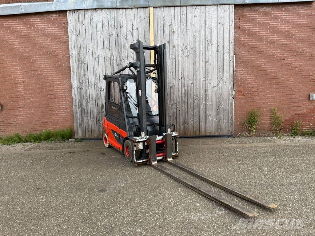 Linde E30-01 电动叉车