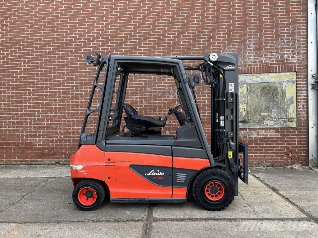 Linde E30-01 电动叉车