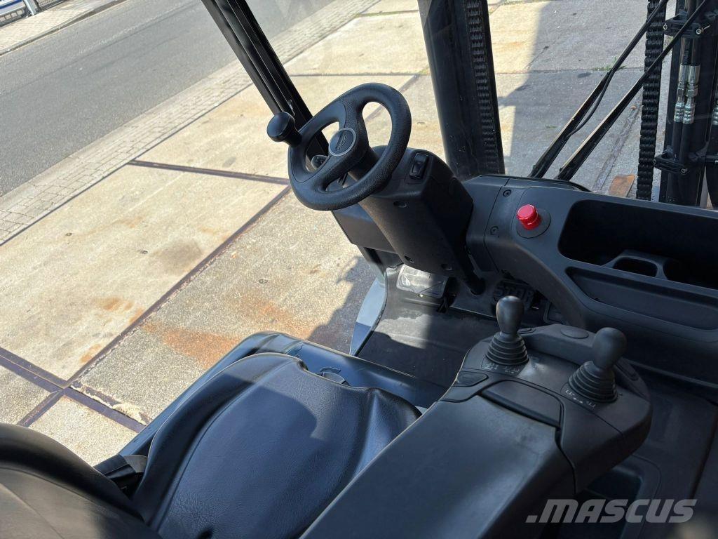 Linde E30L-01 电动叉车
